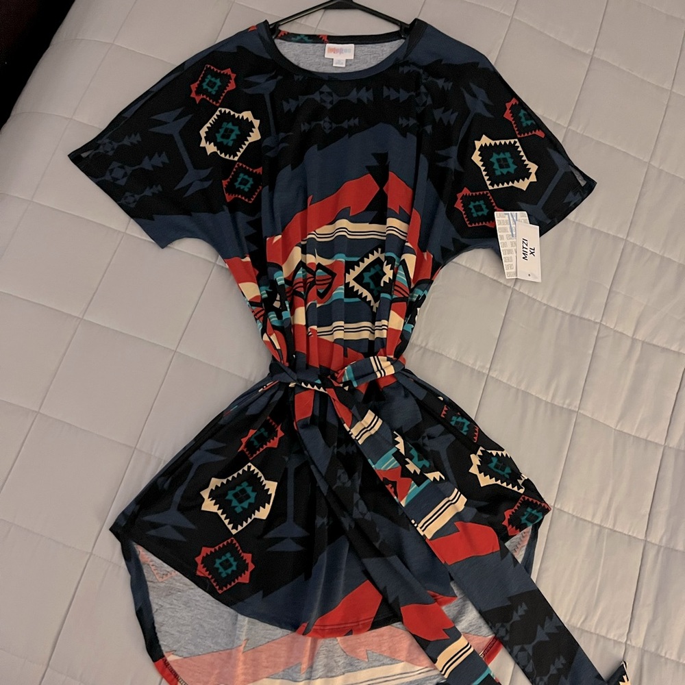 Lularoe mitzi top